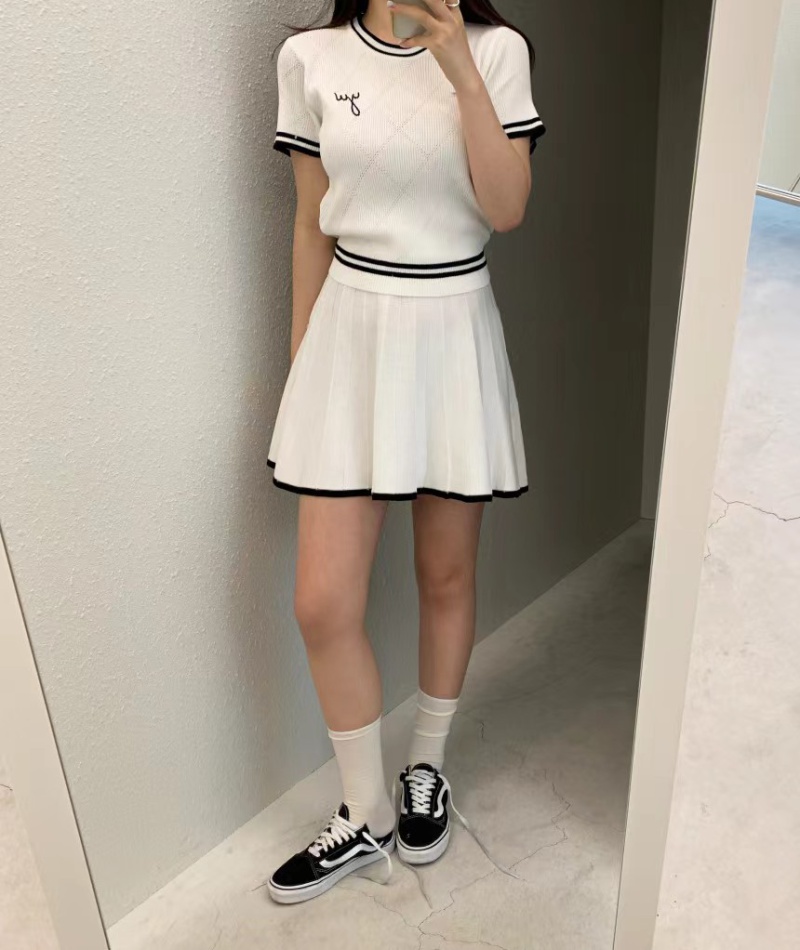 Short sleeve short skirt Korean style tops a set