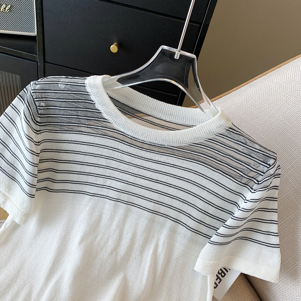 Elegant black-white T-shirt round neck sweater