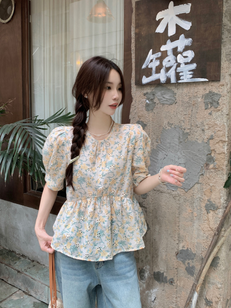 Round neck sweet shirt short floral tops for women