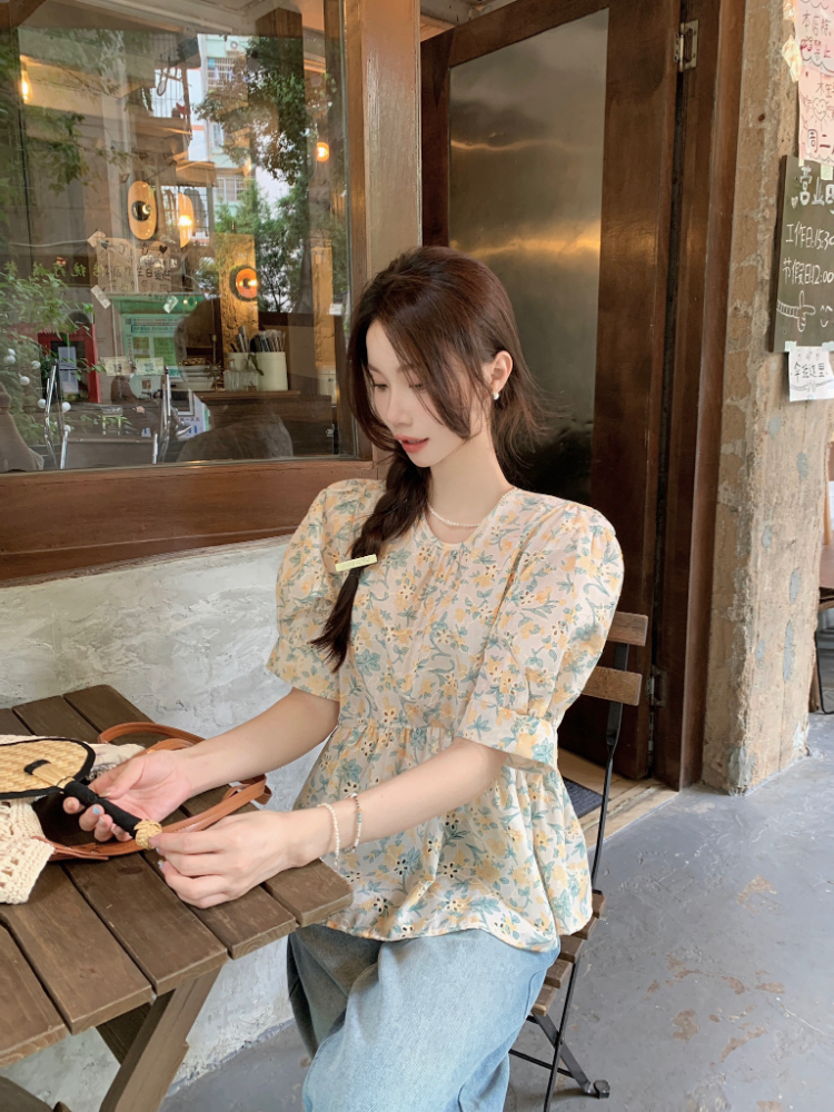 Round neck sweet shirt short floral tops for women