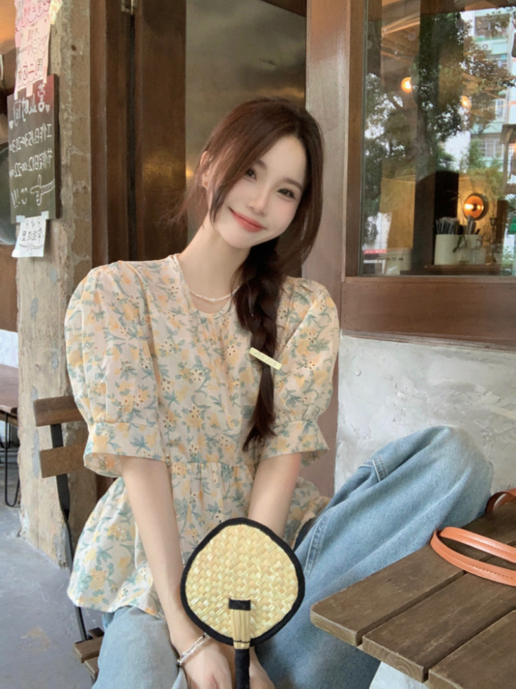 Round neck sweet shirt short floral tops for women