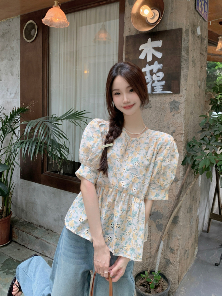 Round neck sweet shirt short floral tops for women