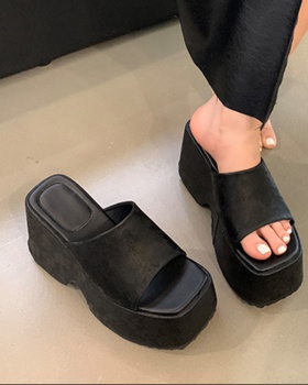 Thick heighten slippers wears outside sandals for women