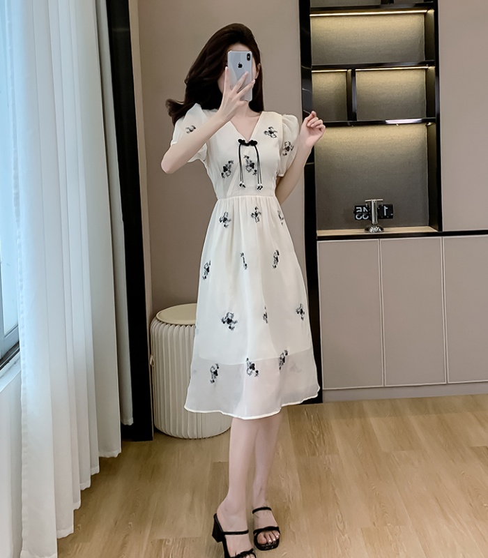 Exceed knee embroidery Chinese style lady retro dress