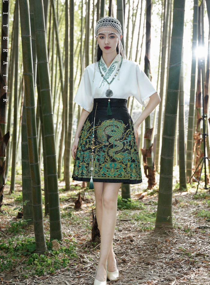 Short Chinese style horse-face skirt frenum V-neck tops