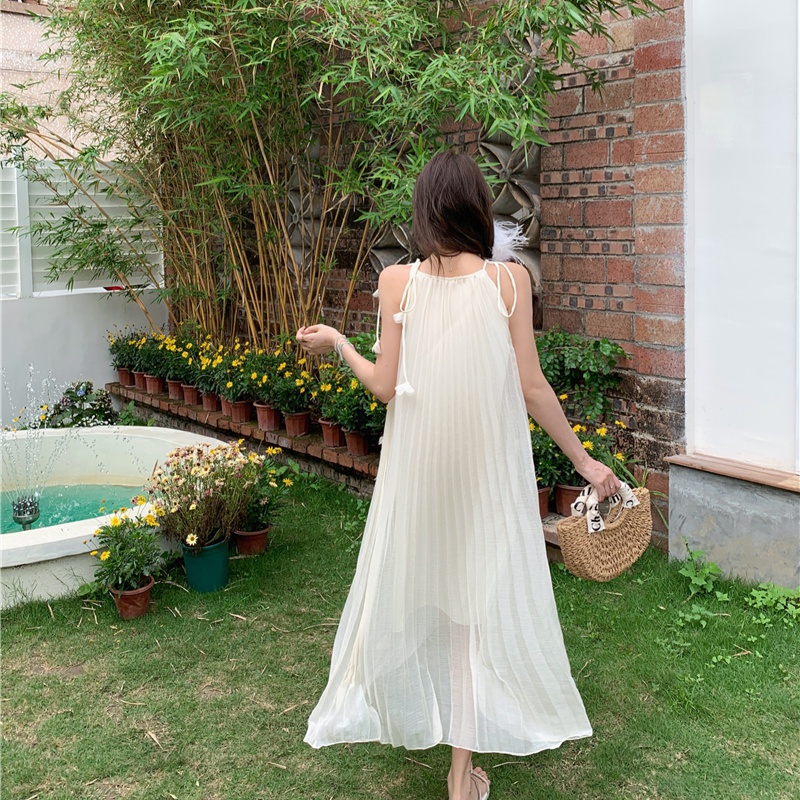Summer feather pleated stereoscopic sling dress