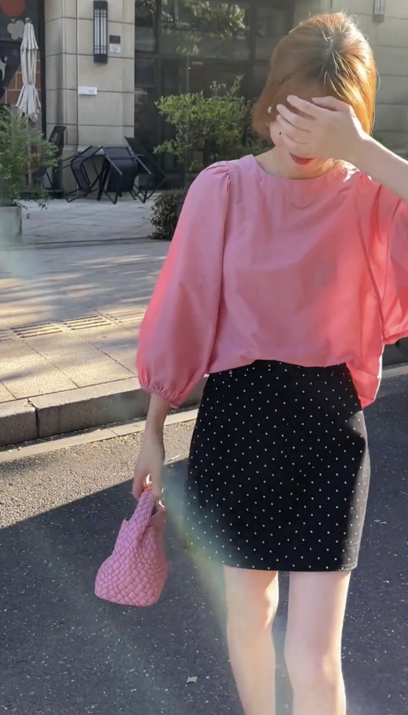 Simple fashion short skirt polka dot shirt a set
