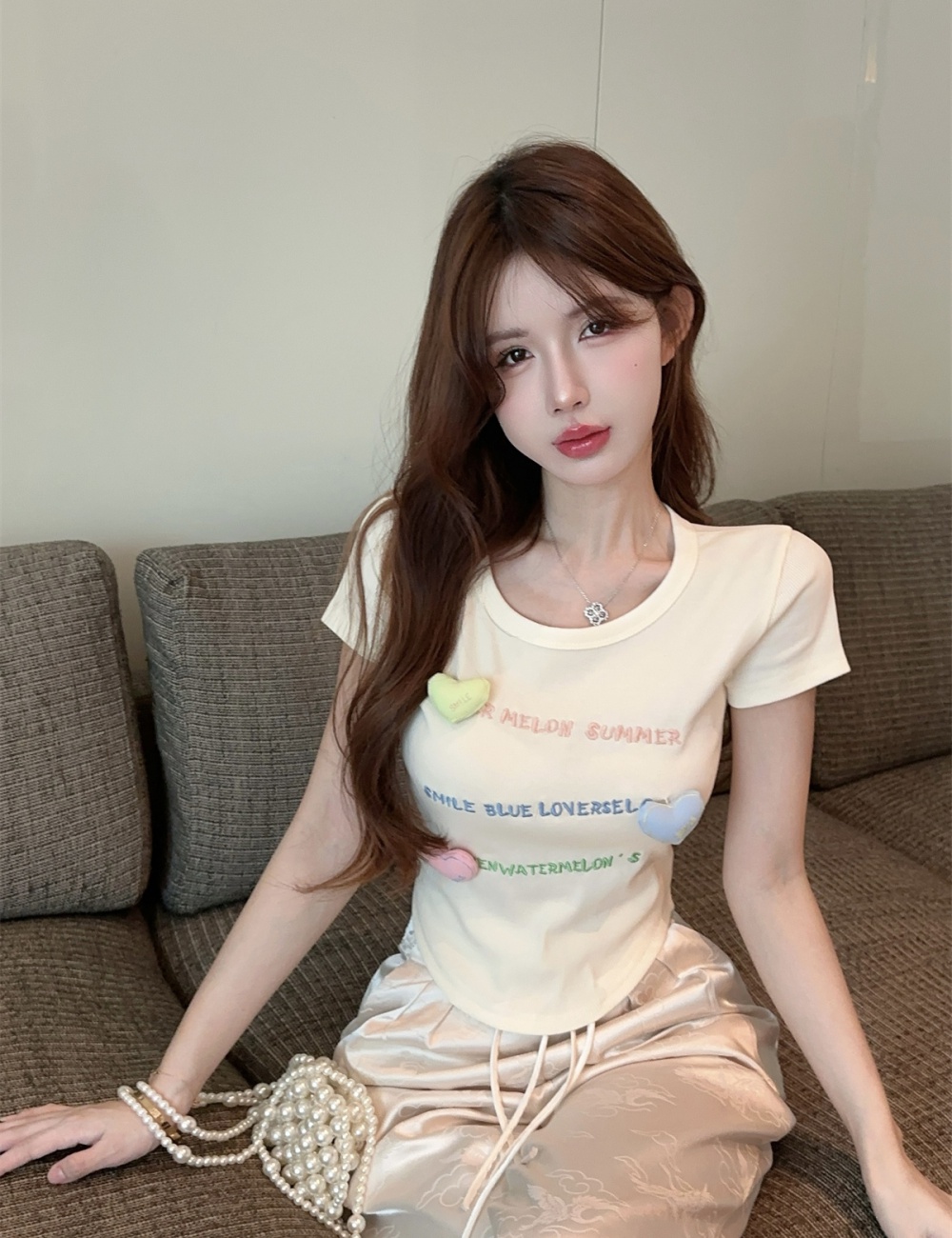 Show young sweet letters short sleeve slim round neck T-shirt
