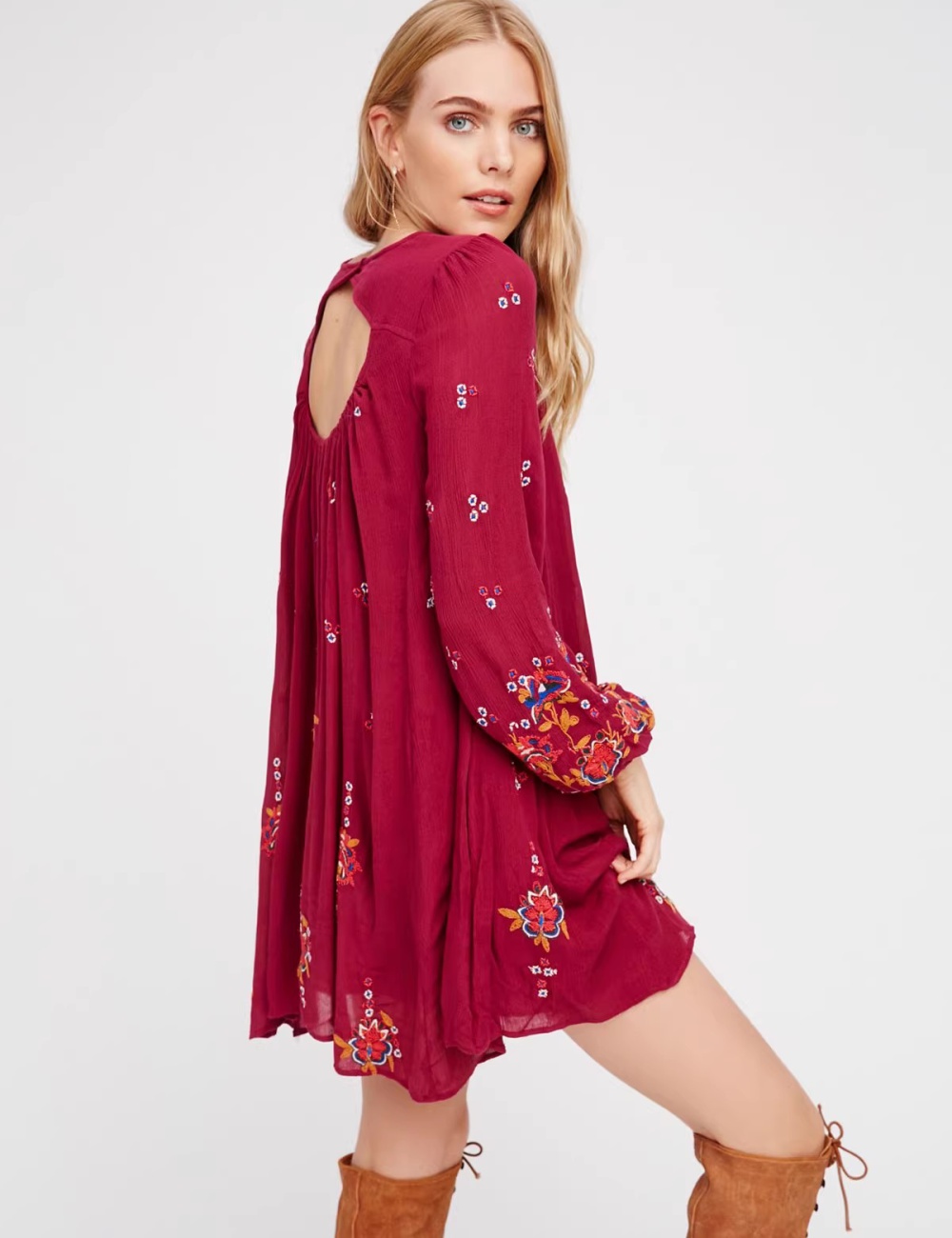 Loose embroidery classic dress