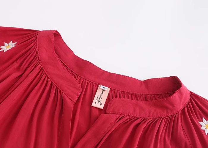 Loose embroidery red dress