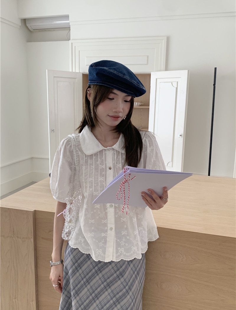 Short sleeve embroidery loose Korean style shirt