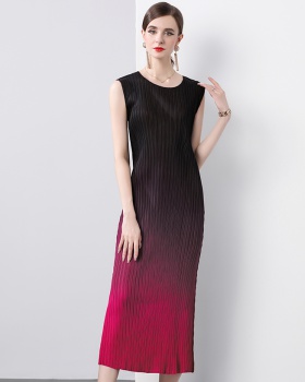 Niche slim Pleats Please straight art all-match fold dress