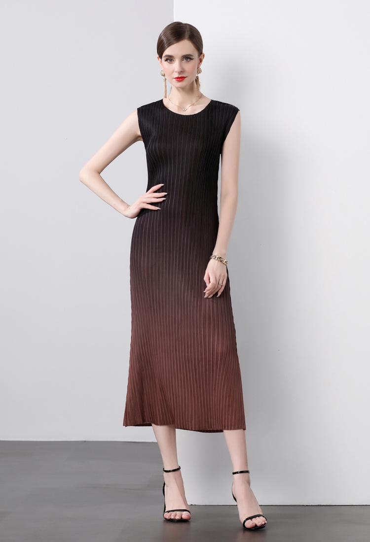 Niche slim Pleats Please straight art all-match fold dress