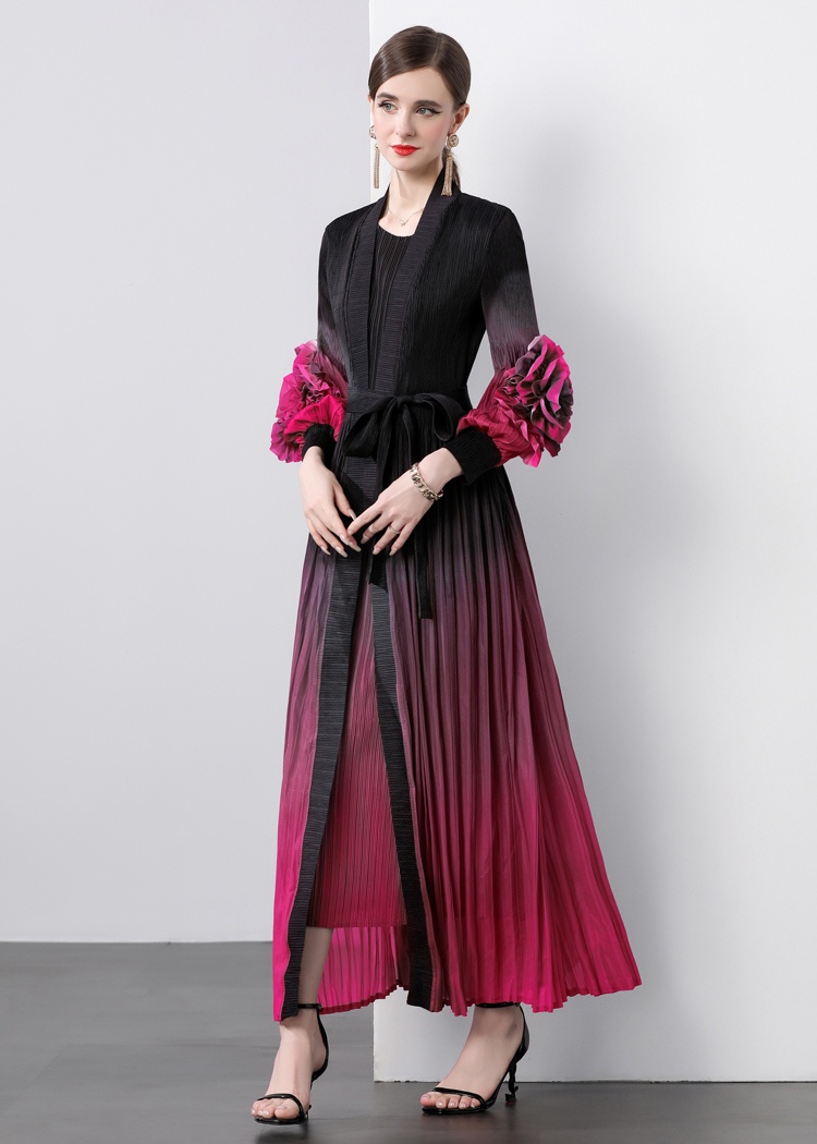 Disk flowers gradient coat Pleats Please frenum dress