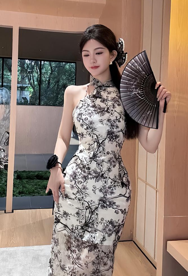 Embroidery slim dress retro long cheongsam