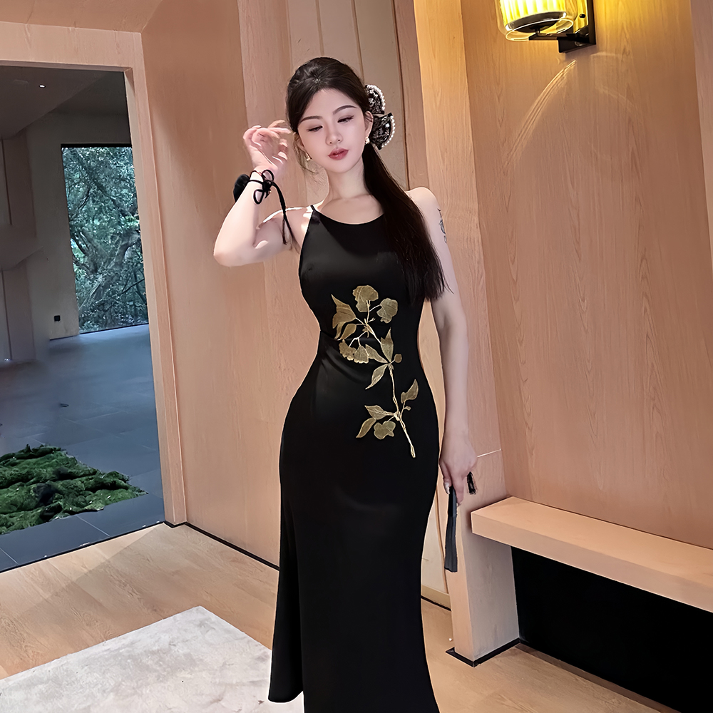 Slim embroidered flowers long package hip dress for women