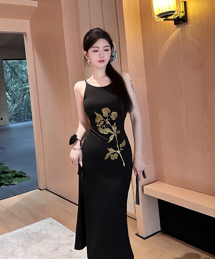 Slim embroidered flowers long package hip dress for women