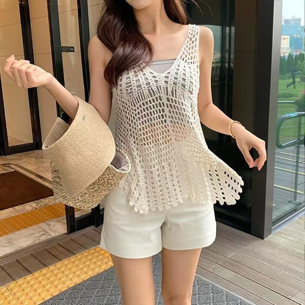 Wears outside knitted Korean style hollow retro vest