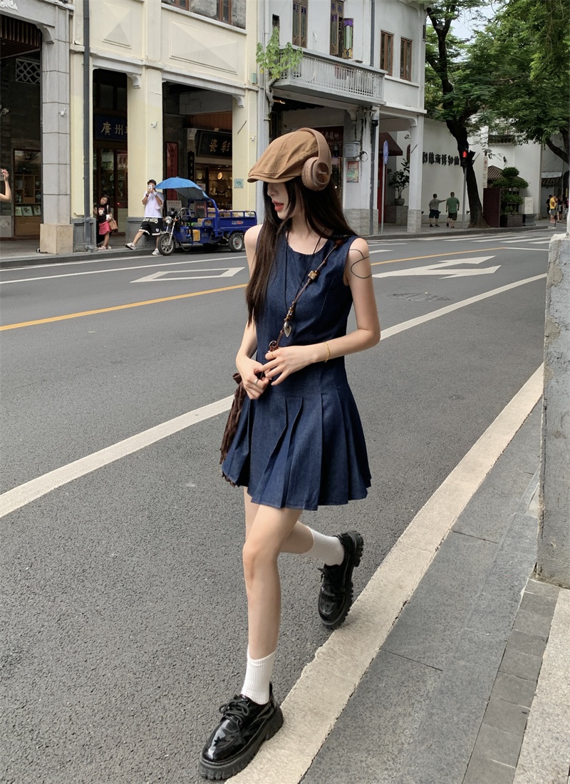 Pleated loose dress short summer sleeveless dress