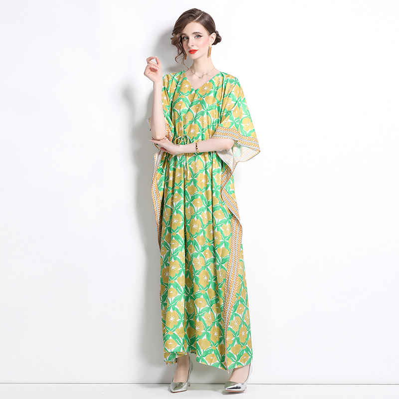 Retro loose V-neck long dress European style large yard dress