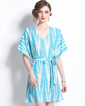 V-neck printing frenum European style dress