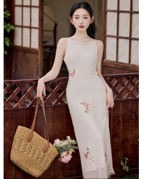 Elegant noble sling white tender dress for women