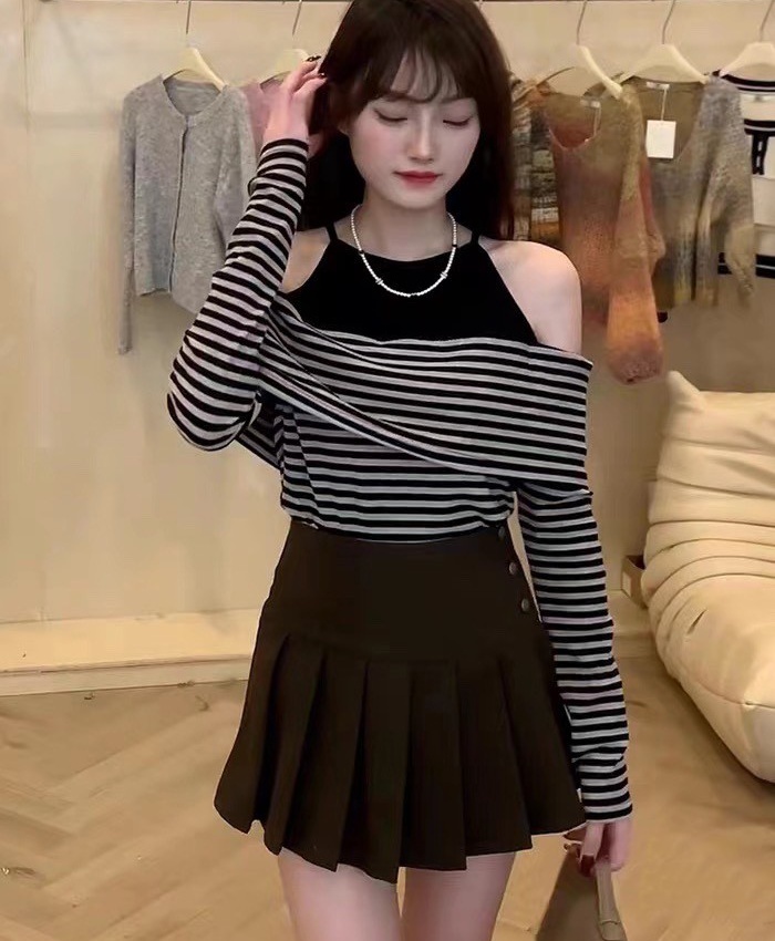 Unique Pseudo-two bottoming shirt niche black-white tops