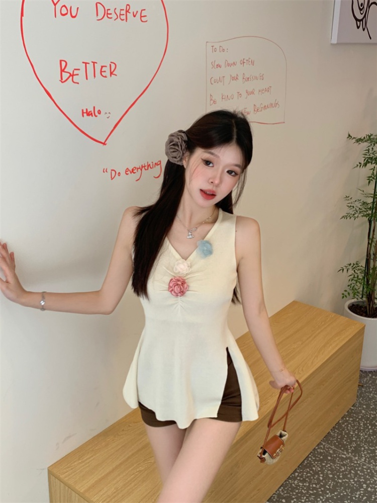 Stereoscopic V-neck flowers vest sleeveless sling tops