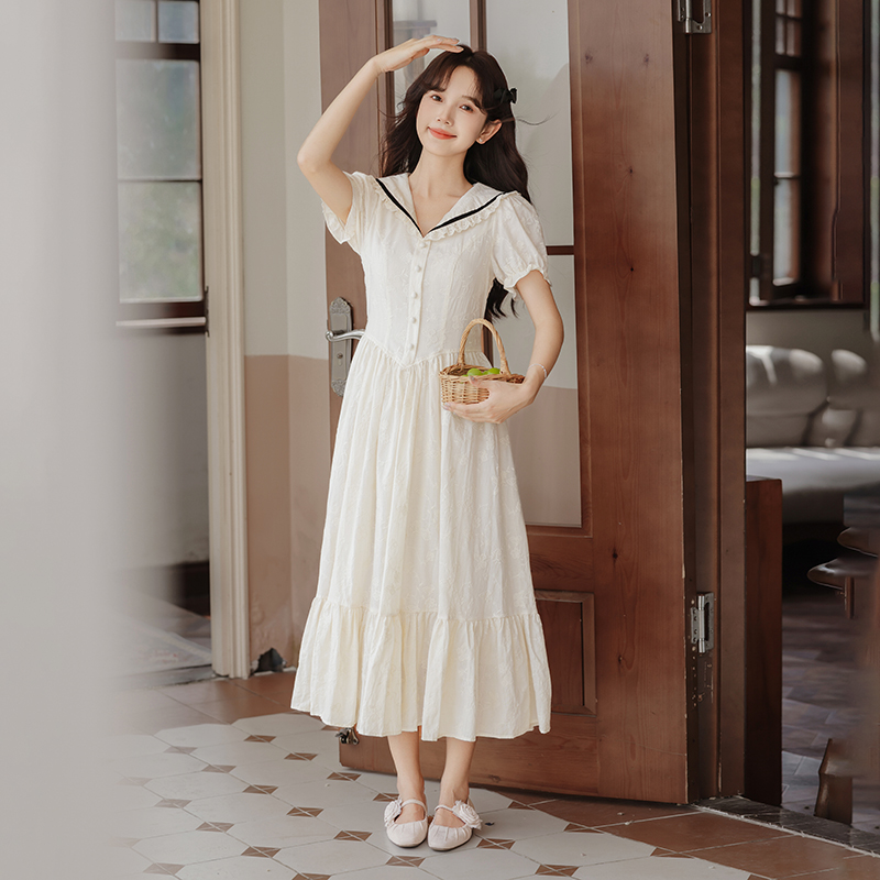 Pinched waist maiden college style embroidery dress