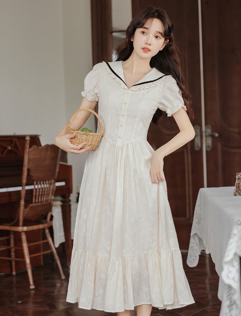 Pinched waist maiden college style embroidery dress