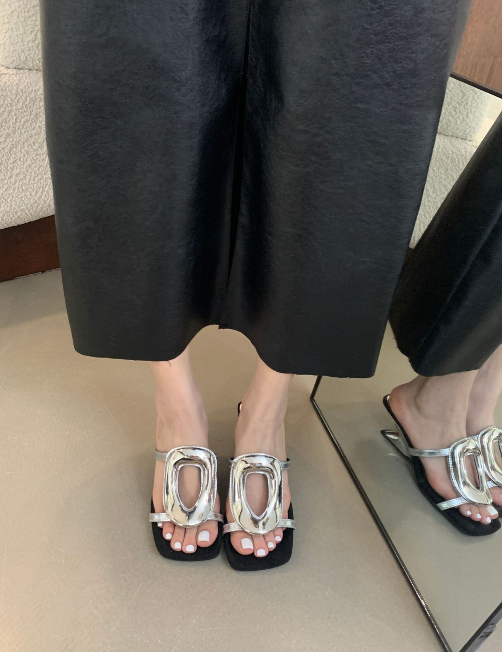 Summer wears outside side buckle slippers for women