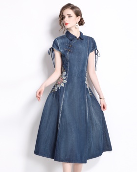 Slim Chinese style binding embroidered lapel dress