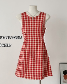 Short bow red plaid sleeveless pinched waist dress