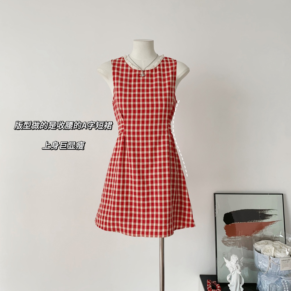 Short bow red plaid sleeveless pinched waist dress