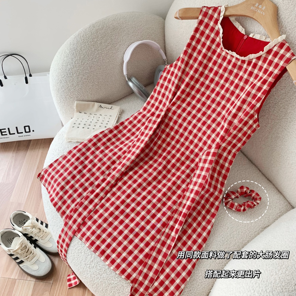 Short bow red plaid sleeveless pinched waist dress