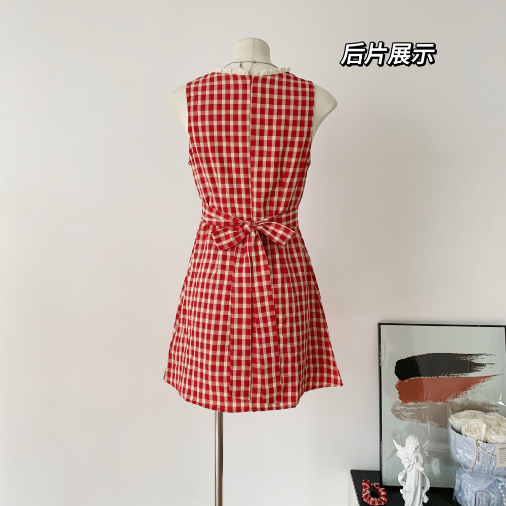 Short bow red plaid sleeveless pinched waist dress