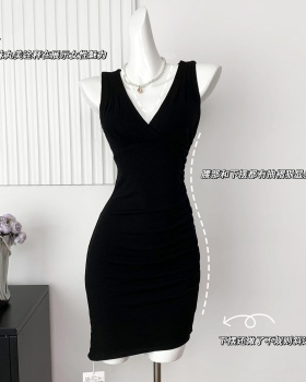 Sexy sling fold V-neck package hip curve enticement dress