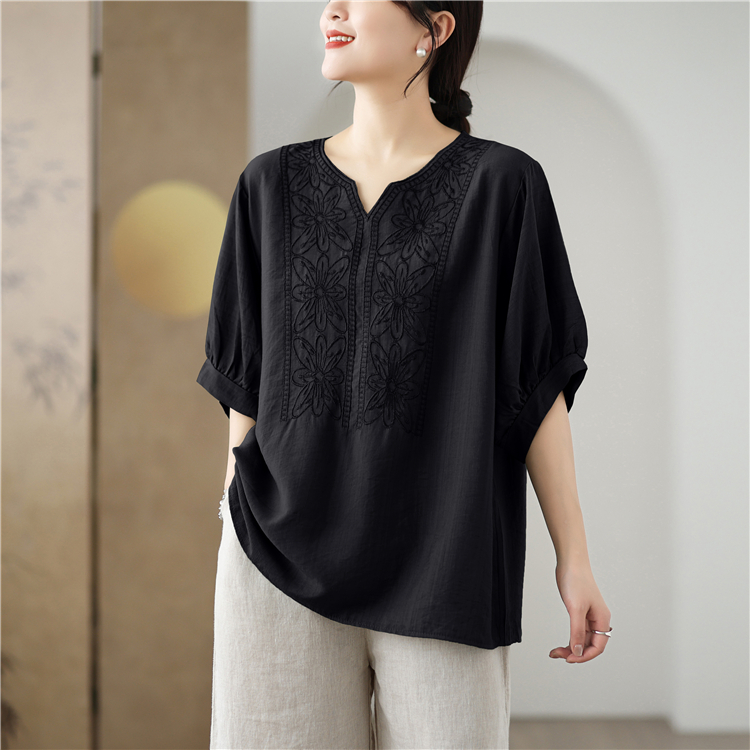 Embroidered T-shirt short sleeve tops for women