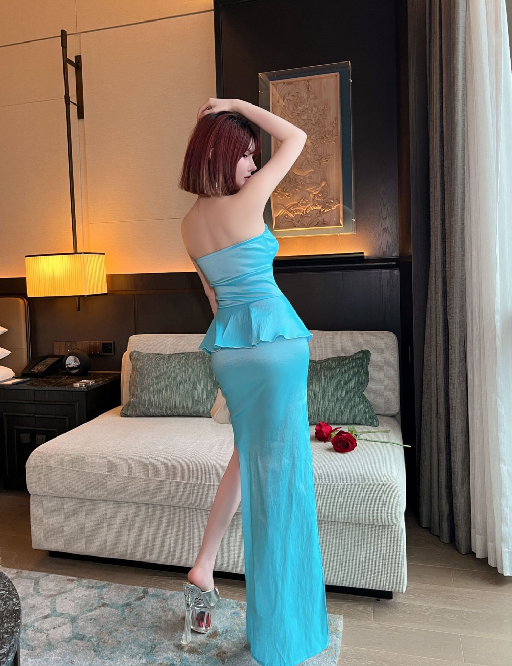 Sexy low-cut evening dress pinched waist long dress