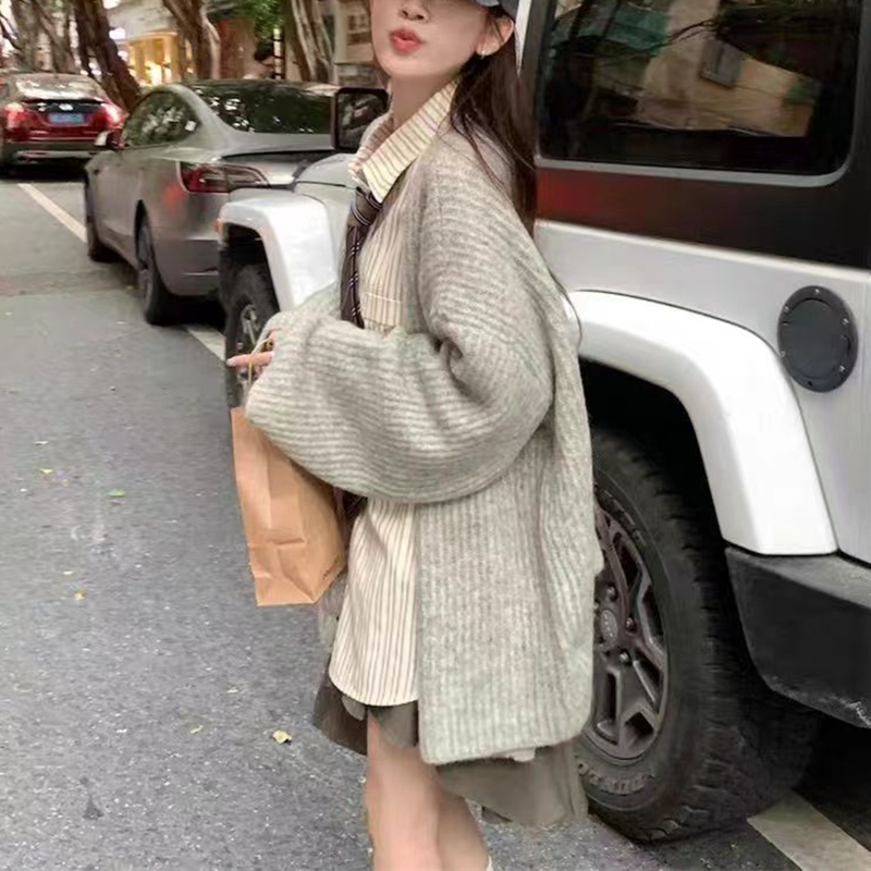 Wears outside autumn and winter cardigan retro knitted coat