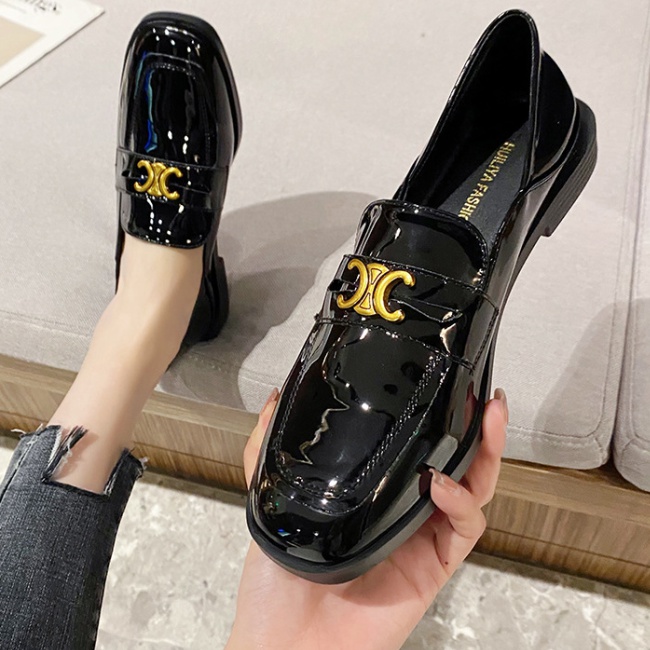 Low fashion loafers soft soles small leather shoes