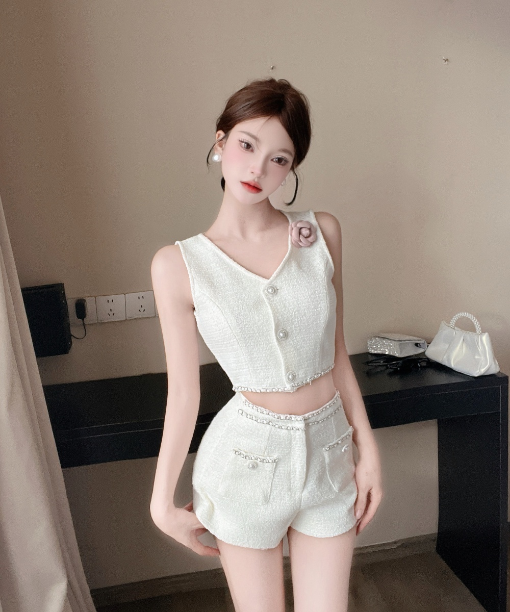 Chanelstyle waistcoat sleeveless shorts a set for women