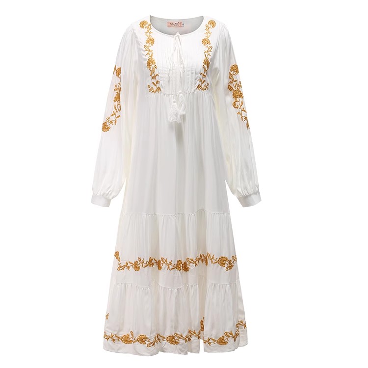 Niche loose embroidery dress