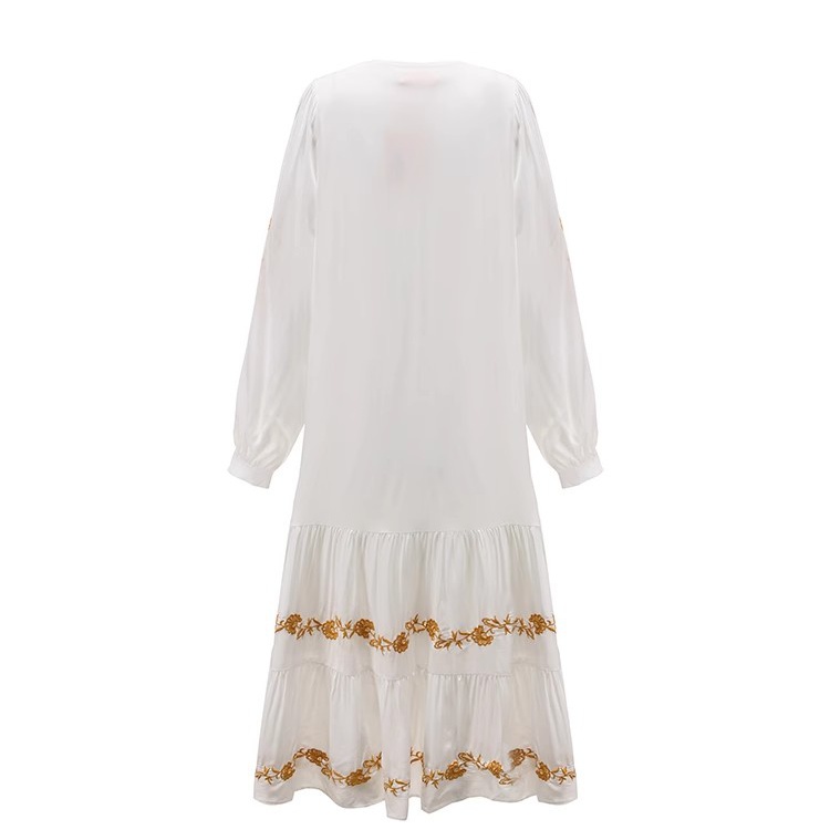 Niche loose embroidery dress