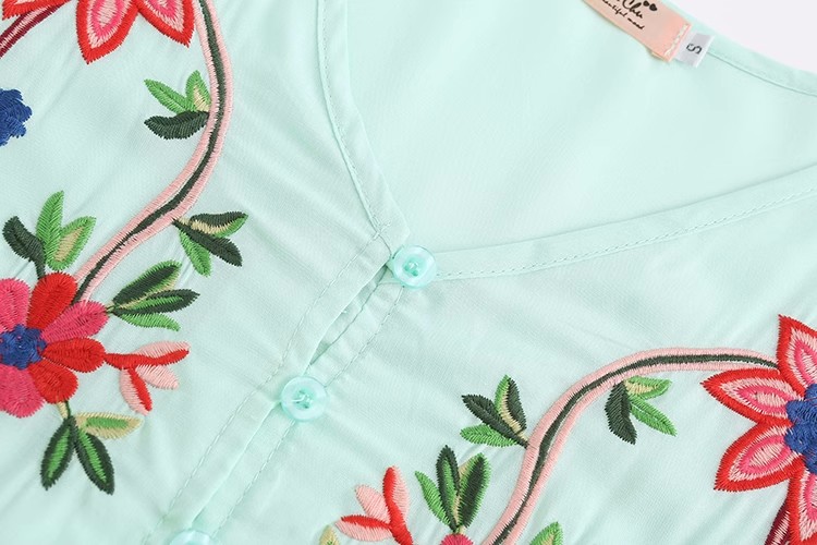 Embroidered flowers refinement vacation dress