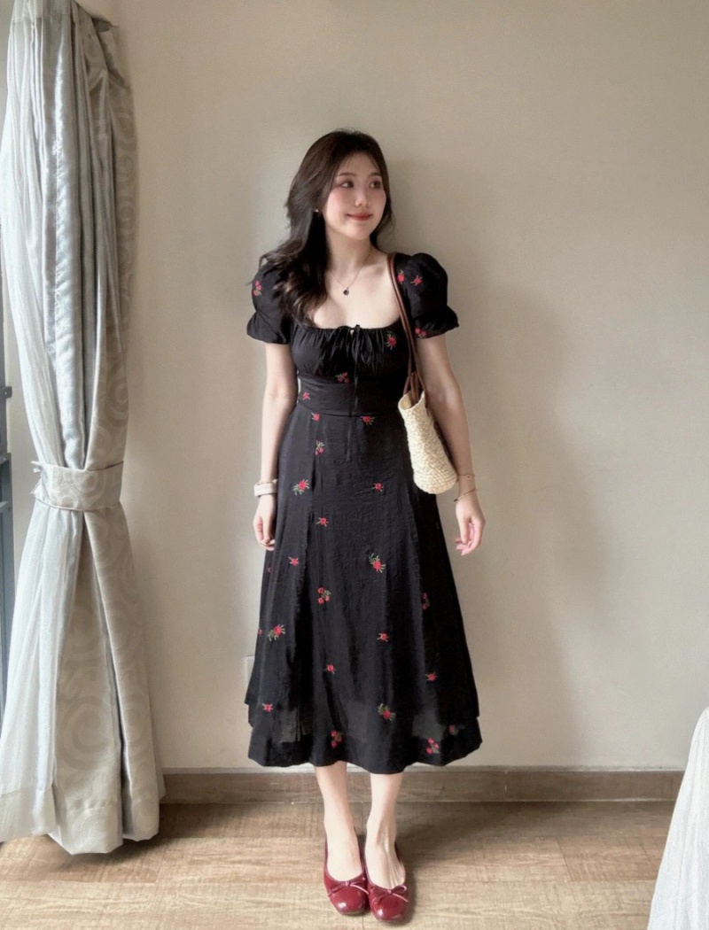 Black refinement dress Hepburn style long dress for women