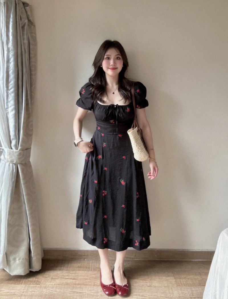 Black refinement dress Hepburn style long dress for women