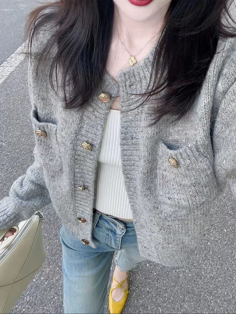 Spring and autumn small fellow tops short sweater for women