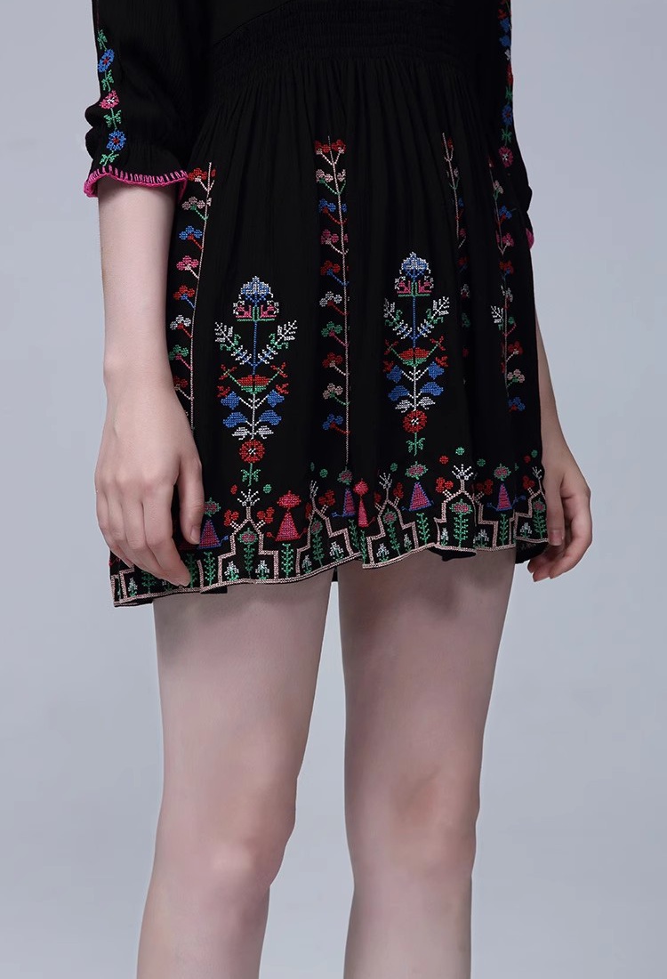 Embroidery lined Bohemian style dress