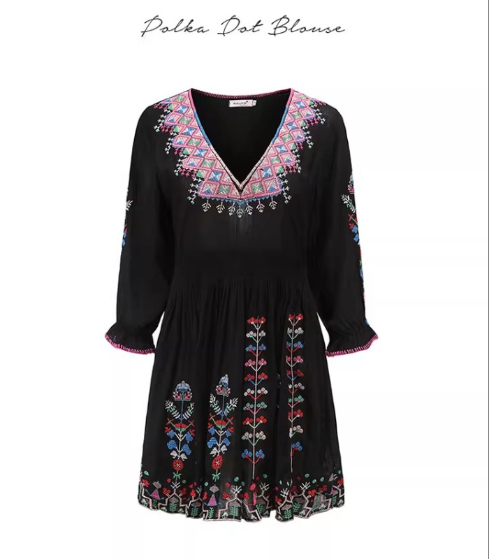 Embroidery lined Bohemian style dress